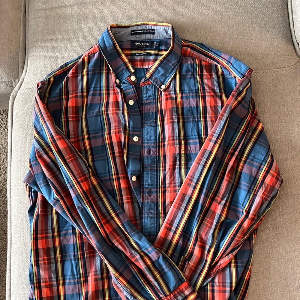 Mens long sleeve button up. Nautica size XL. Classic fit.